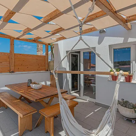 2 Bedroom Lovely In 罗戈兹尼察