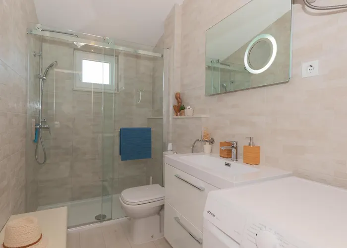 2 Bedroom Lovely In Apartamento