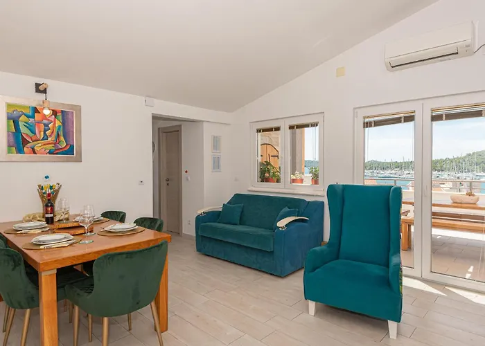 2 Bedroom Lovely In *